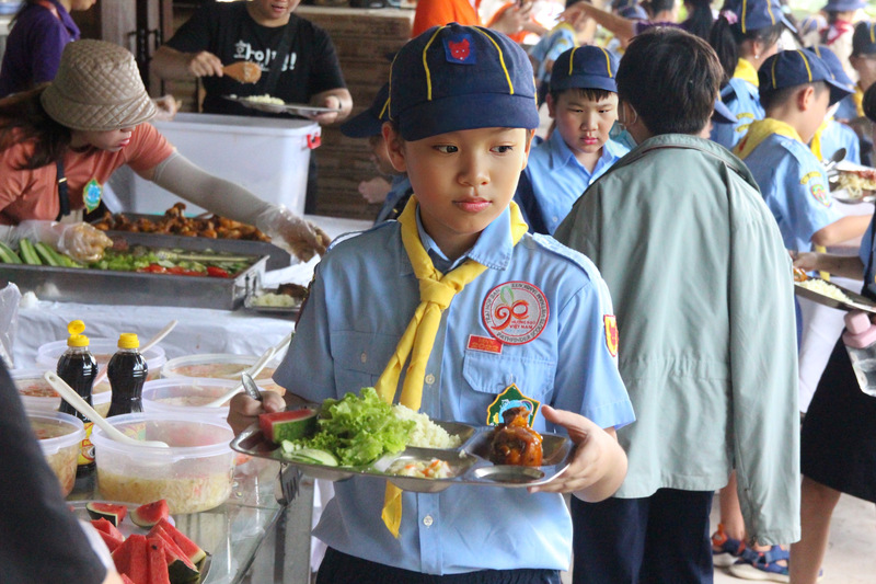 Hình ảnh khách hàng - Suất Ăn Công Nghiệp Hoàng Kim - Công Ty TNHH Một Thành Viên Suất Ăn Công Nghiệp Hoàng Kim